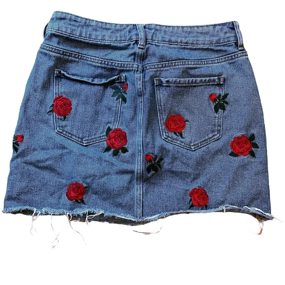 PacSun Denim Mini Jean Skirt Rose Embroidered Retro 27 4 Raw Hem Western